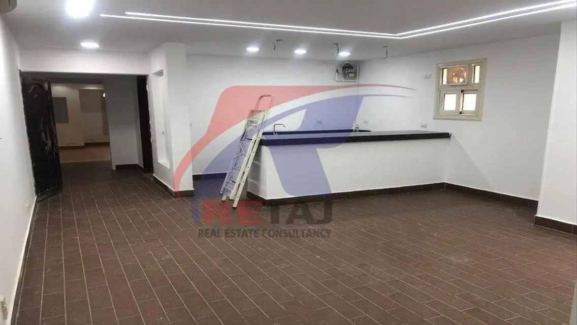 شقة للـ إيجار بمساحة واسعة