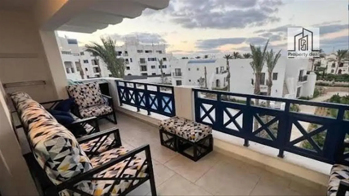 منزل رائع للبيع على بحيرات