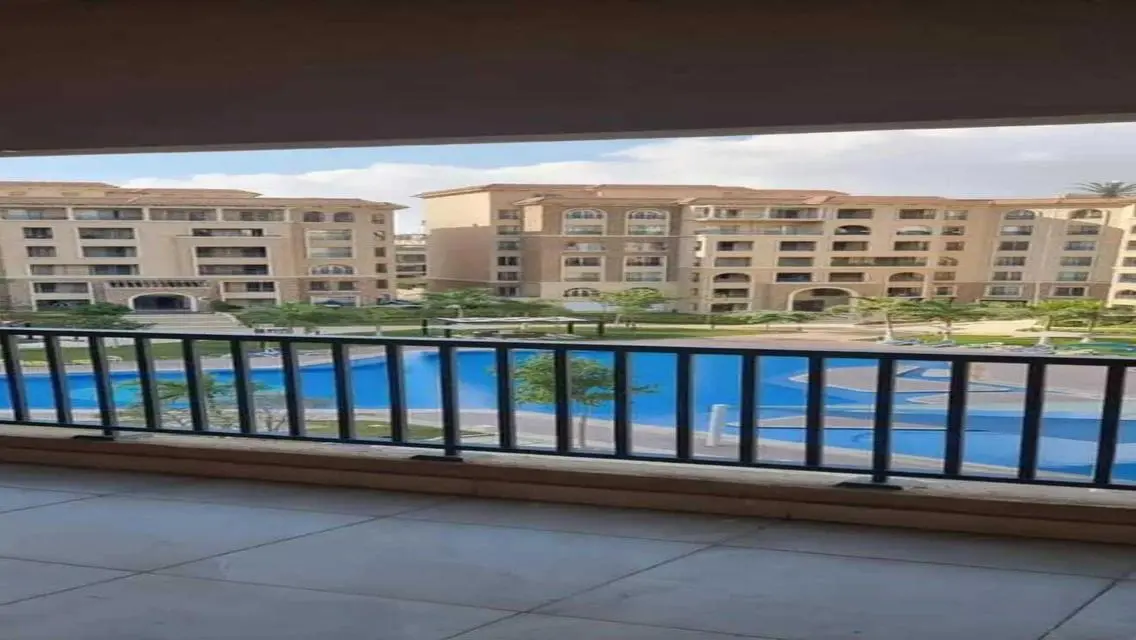 فيلا رائعة في AUC مع مسبح وحديقة خاصة