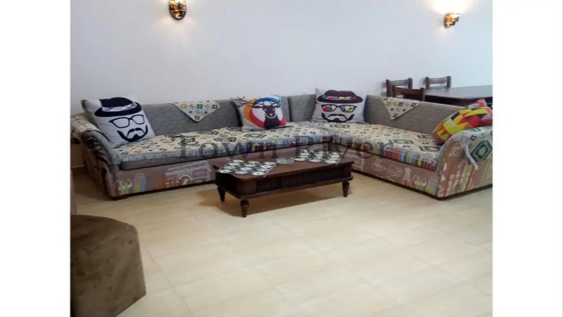 شقة فاخرة مع إطلالة على معلم رئيسي بمسبح مشترك