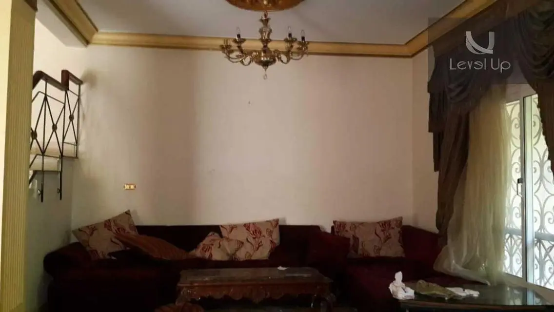 فيلا فاخرة للبيع في موقع مميز