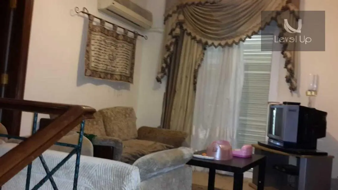 فيلا فاخرة للبيع في موقع مميز