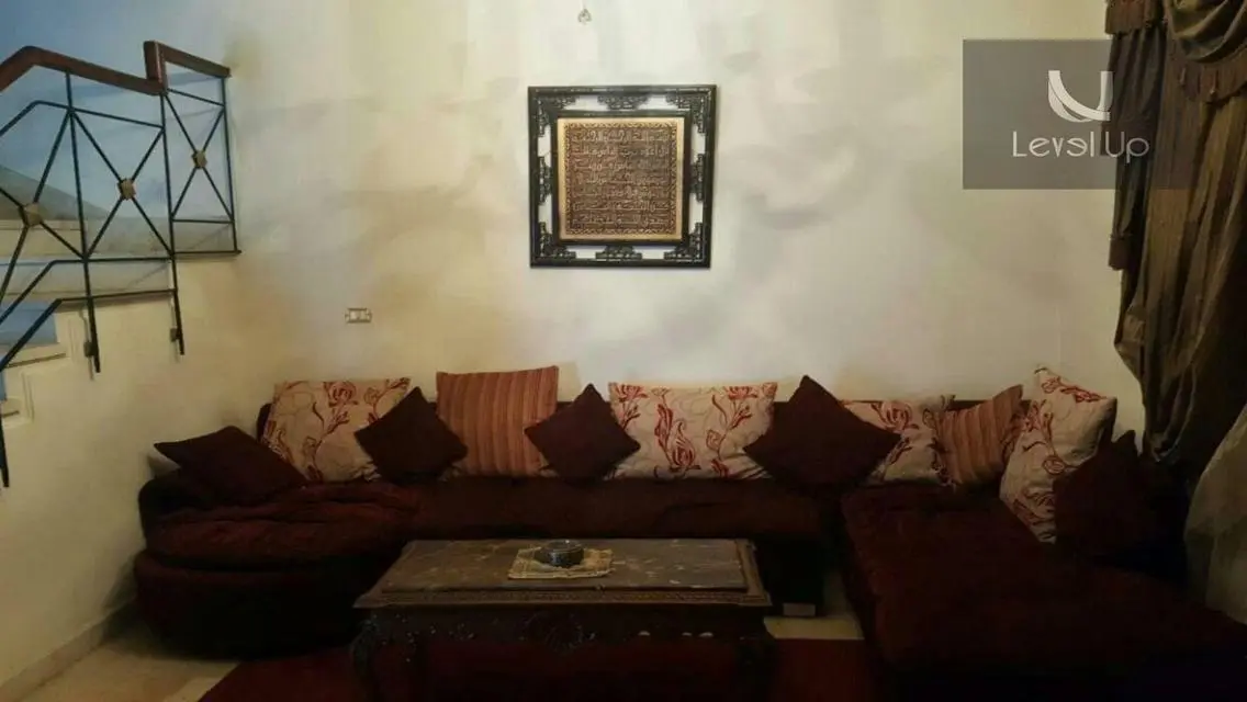 فيلا فاخرة للبيع في موقع مميز