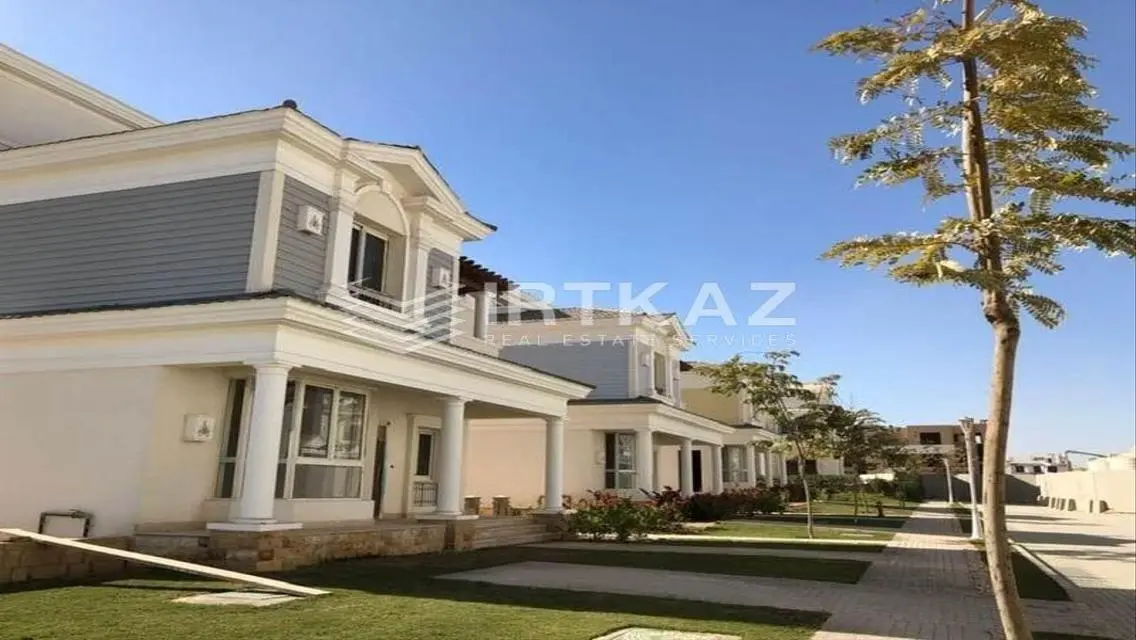 Stunning Villa in Mountain View Compound