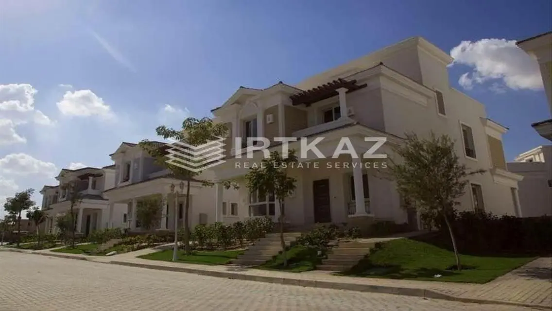 Stunning Villa in Mountain View Compound