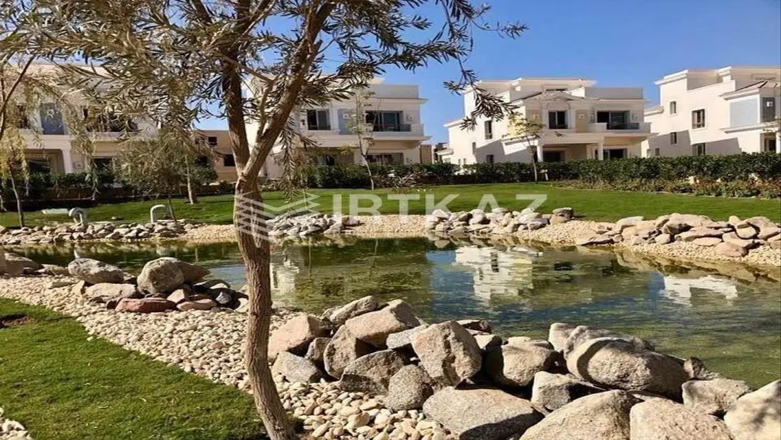 Stunning Villa in Mountain View Compound
