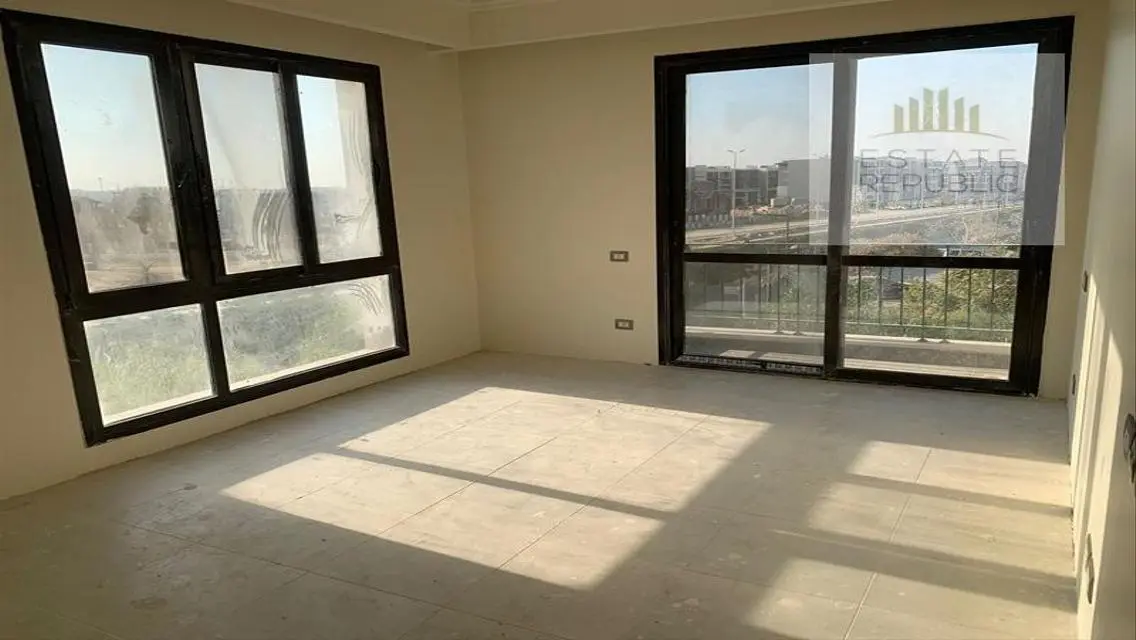 Luxury Apartment with Contemporary Design and Private Balcony