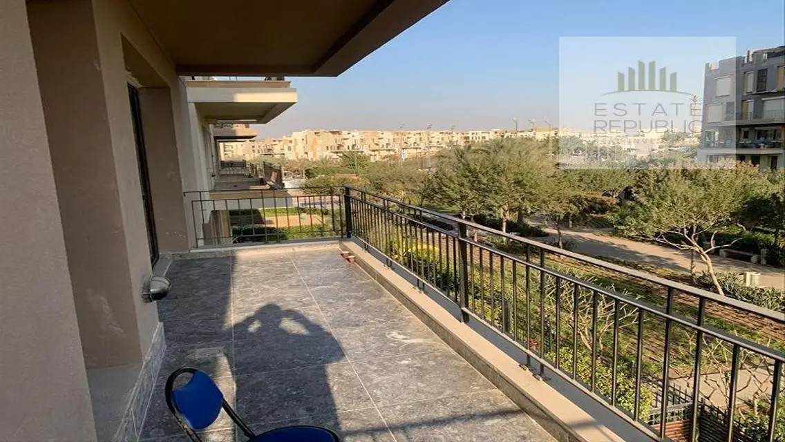 Luxury Apartment with Contemporary Design and Private Balcony
