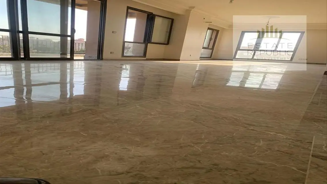 Luxury Apartment with Contemporary Design and Private Balcony
