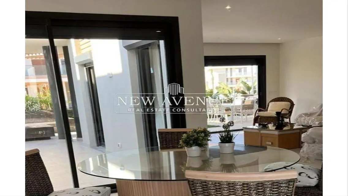 Luxurious Apartment with Private Garden