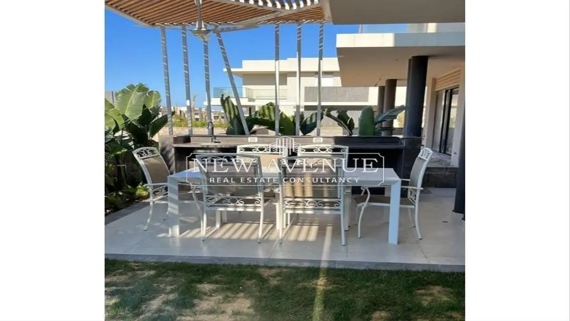Luxurious Apartment with Private Garden