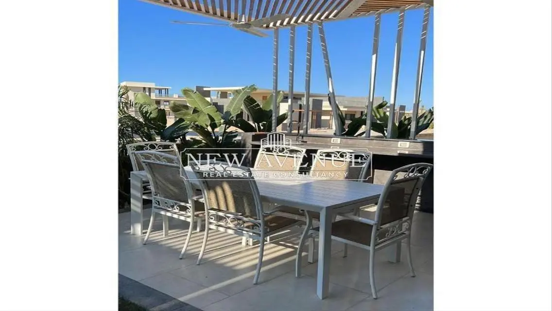 Luxurious Apartment with Private Garden