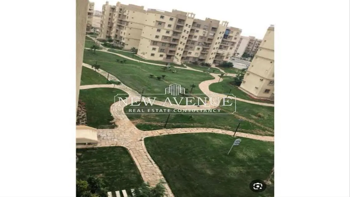 شقة فاخرة ثلاث غرف نوم مع حديقة خاصة