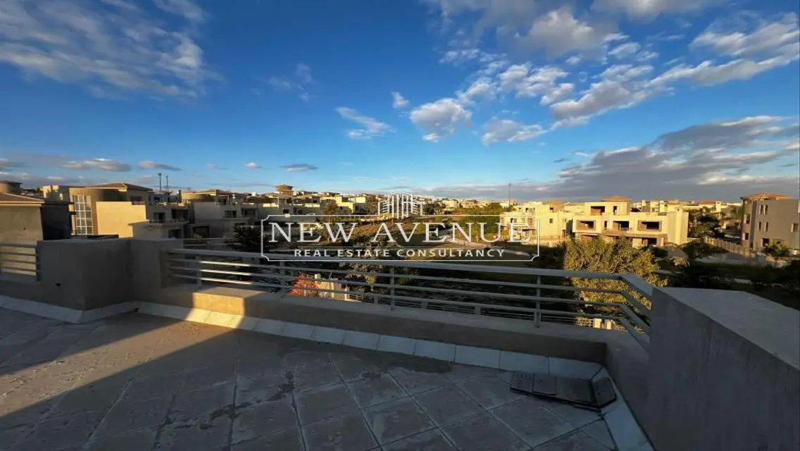 Luxury Villa for Sale with Private Garden and Various Amenities