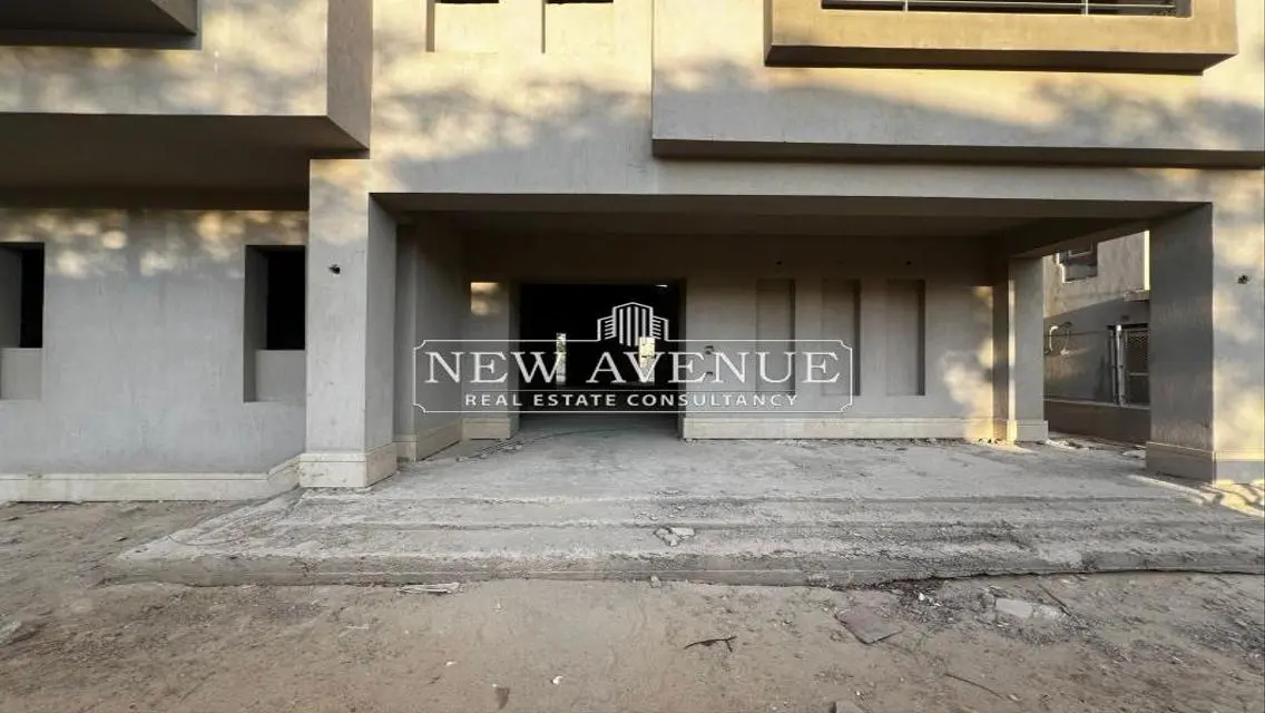 Luxury Villa for Sale with Private Garden and Various Amenities