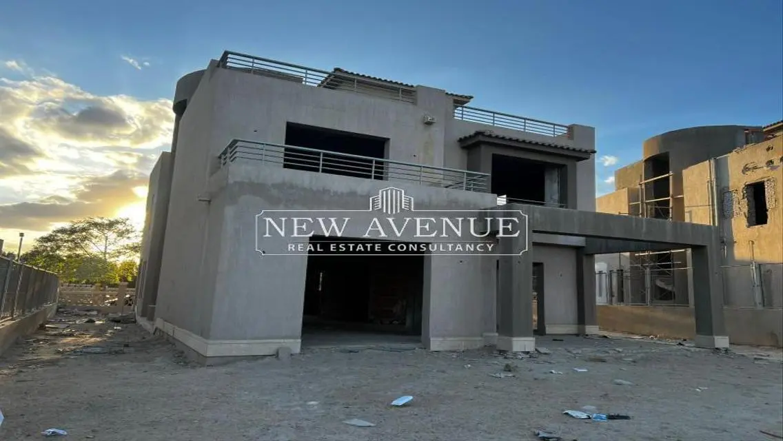 Luxury Villa for Sale with Private Garden and Various Amenities