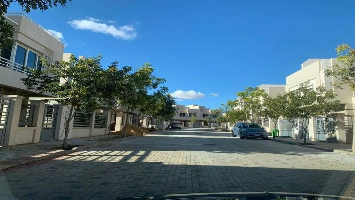 فيلا فاخرة بمساحة واسعة للبيع