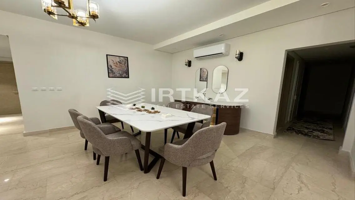 Stunning Apartment with Shared Pool and Fitness Club