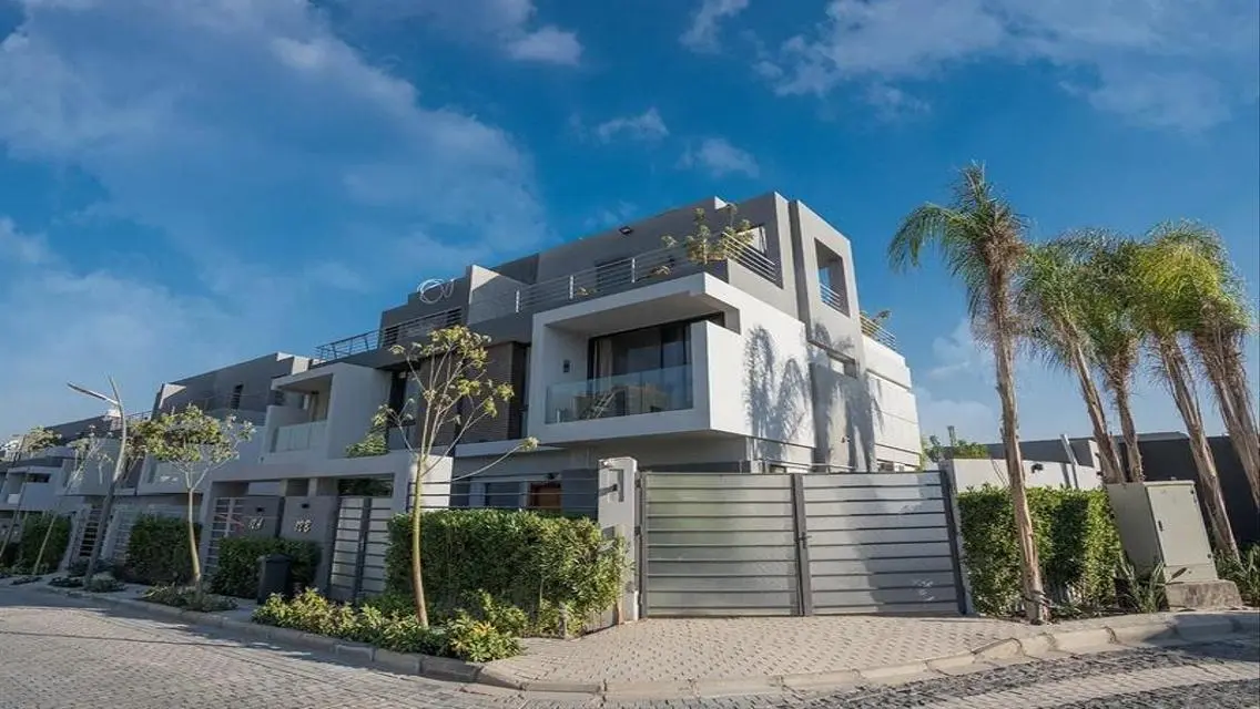 Luxury Apartment 248 sqm with Private Garden and Pool