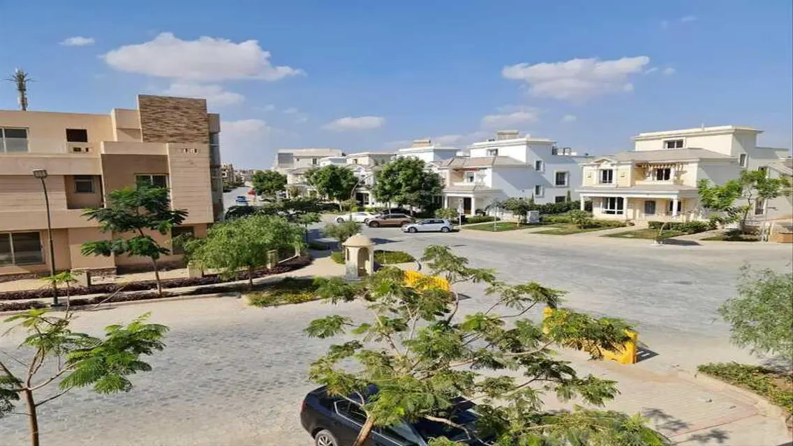 فيلا راقية بمساحة 250 متر بمسبح وحديقة خاصة