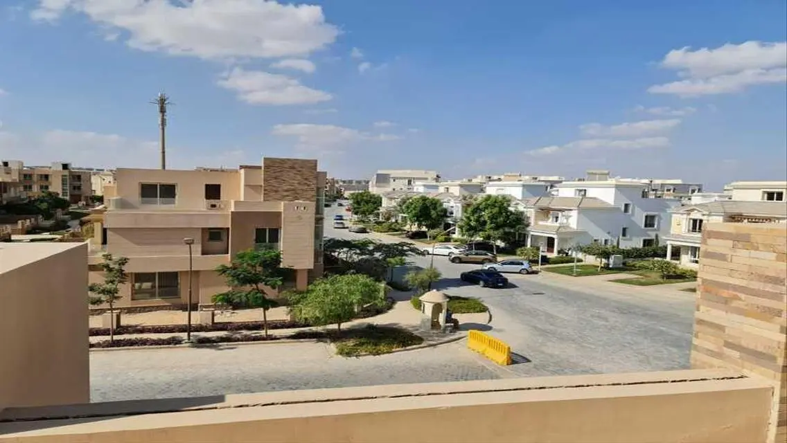 فيلا راقية بمساحة 250 متر بمسبح وحديقة خاصة