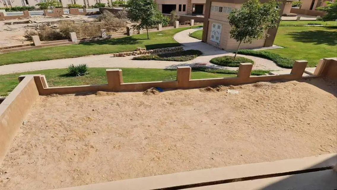 فيلا راقية بمساحة 250 متر بمسبح وحديقة خاصة