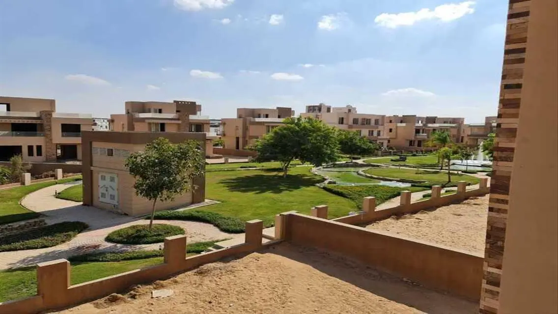 فيلا راقية بمساحة 250 متر بمسبح وحديقة خاصة
