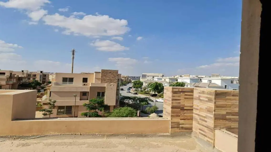 فيلا راقية بمساحة 250 متر بمسبح وحديقة خاصة