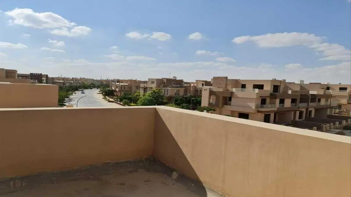 فيلا راقية بمساحة 250 متر بمسبح وحديقة خاصة