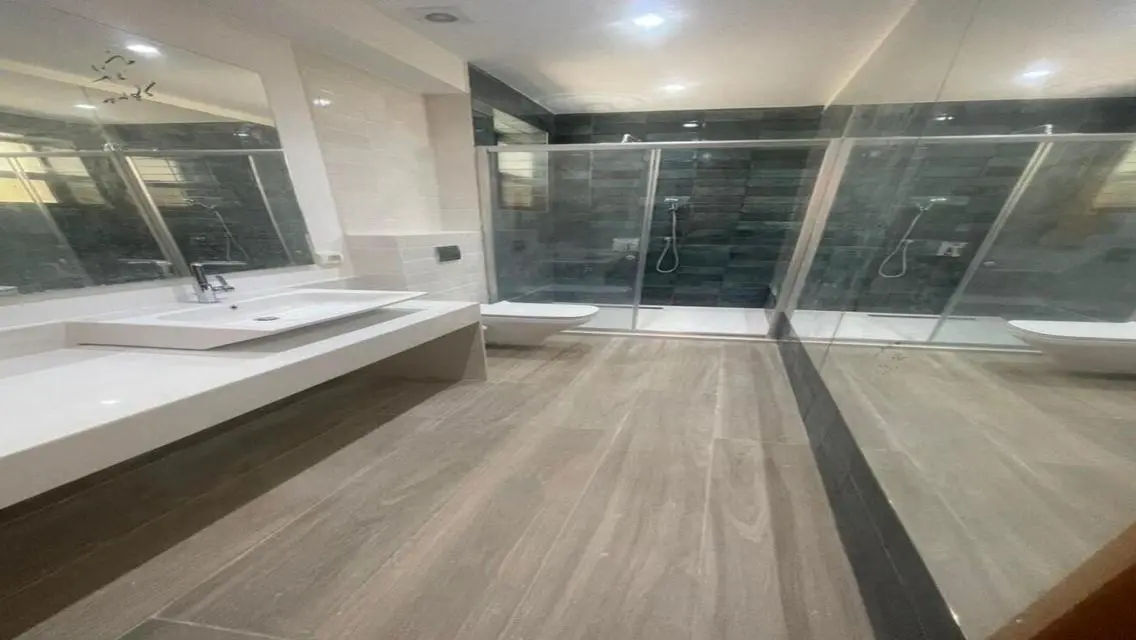 Luxury 3-Bedroom Apartment with 1500m² Space