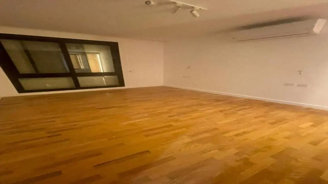 Luxury 3-Bedroom Apartment with 1500m² Space