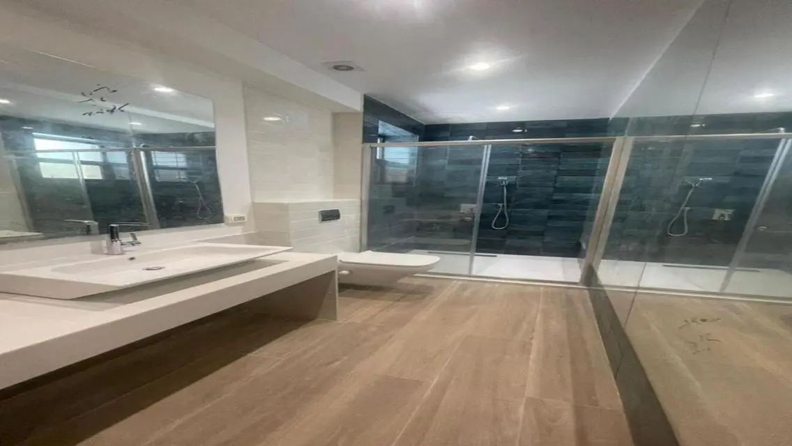 Luxury 3-Bedroom Apartment with 1500m² Space