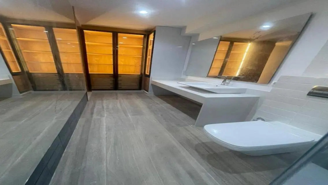 Luxury 3-Bedroom Apartment with 1500m² Space