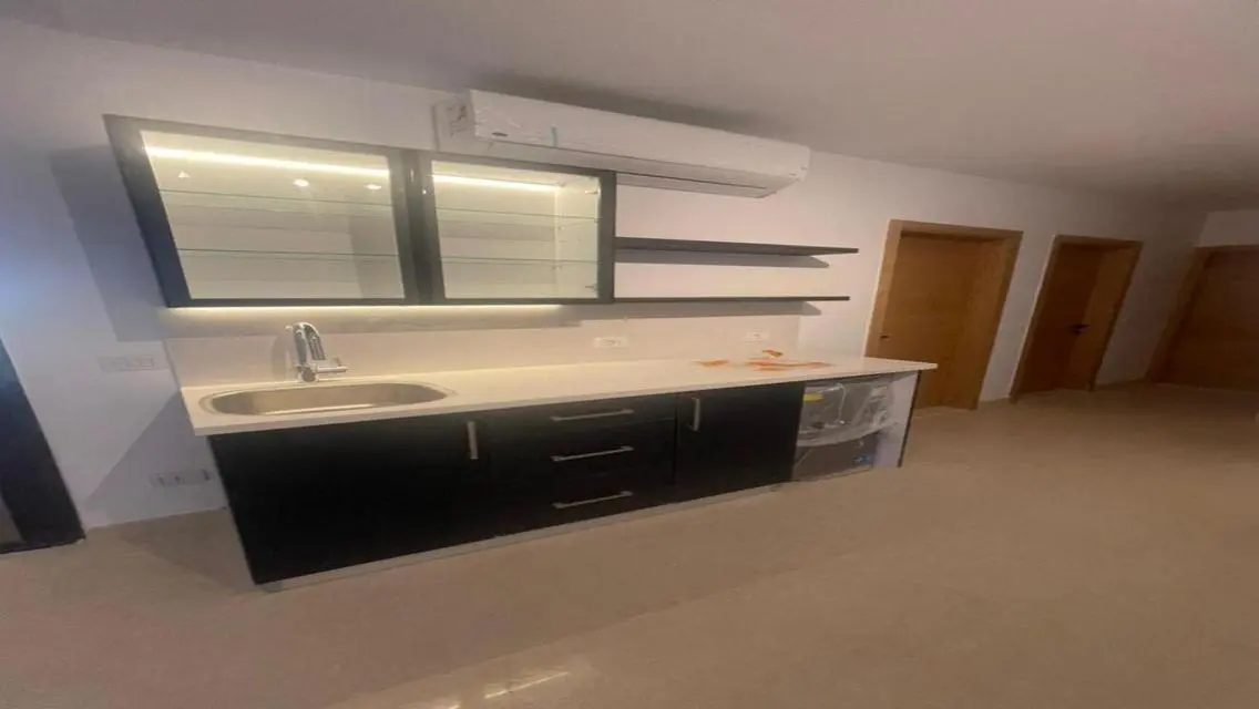 Luxury 3-Bedroom Apartment with 1500m² Space