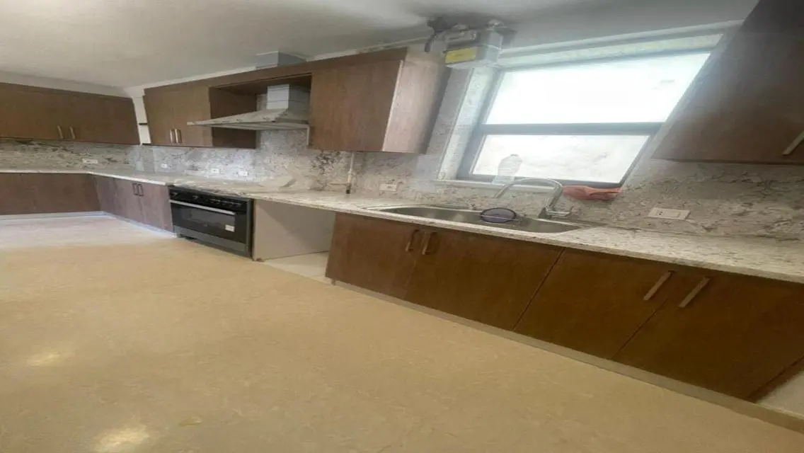 Luxury 3-Bedroom Apartment with 1500m² Space