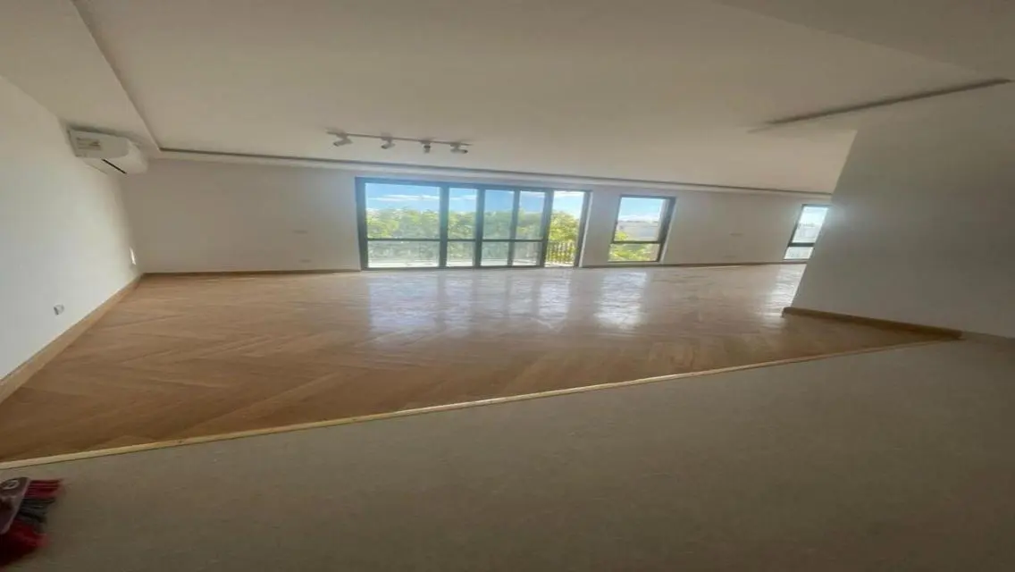 Luxury 3-Bedroom Apartment with 1500m² Space
