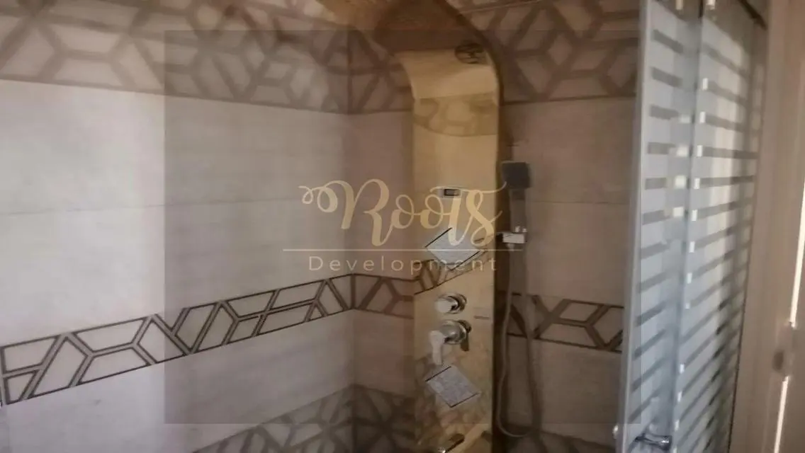 شقة فاخرة للبيع بمساحة 2000 متر