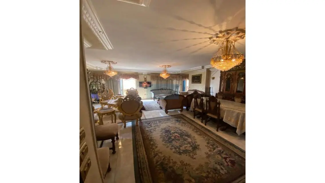 Stunning 153 sqm Apartment in the Heart of the City