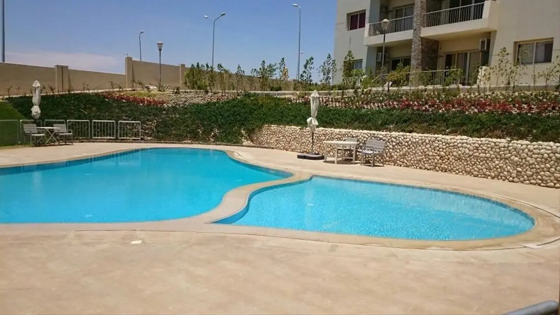 Luxury Apartment with Stunning Lake View