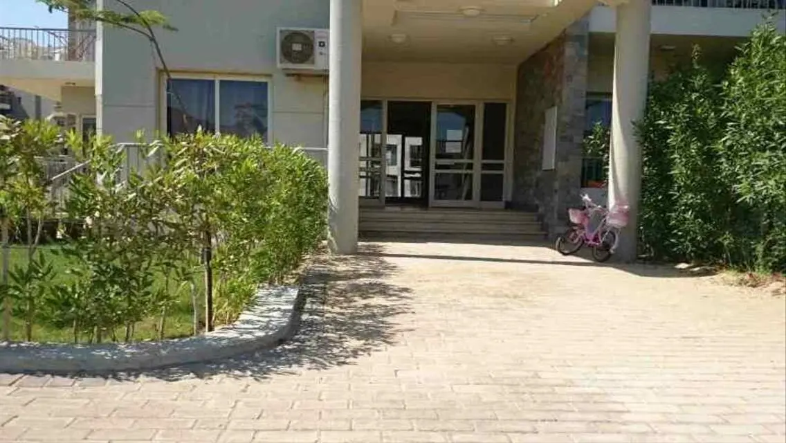 Luxury Apartment in Sheikh Zayed 109