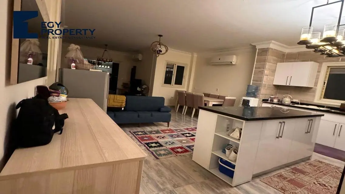 Luxury Apartment with Modern Design and Stunning Views
