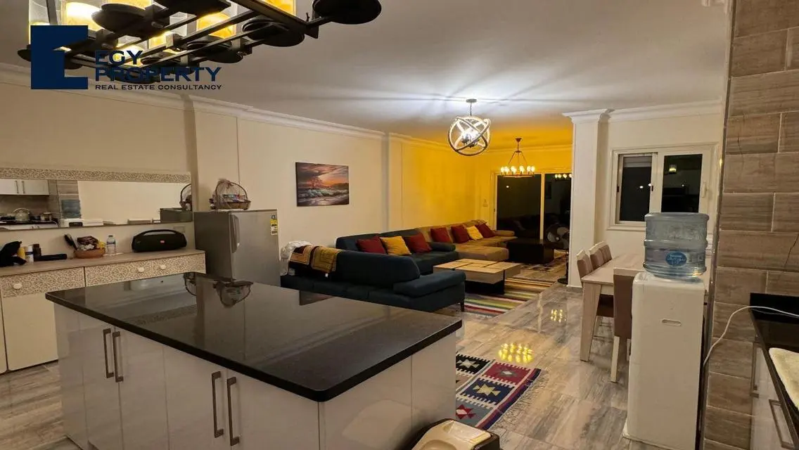 Luxury Apartment with Modern Design and Stunning Views