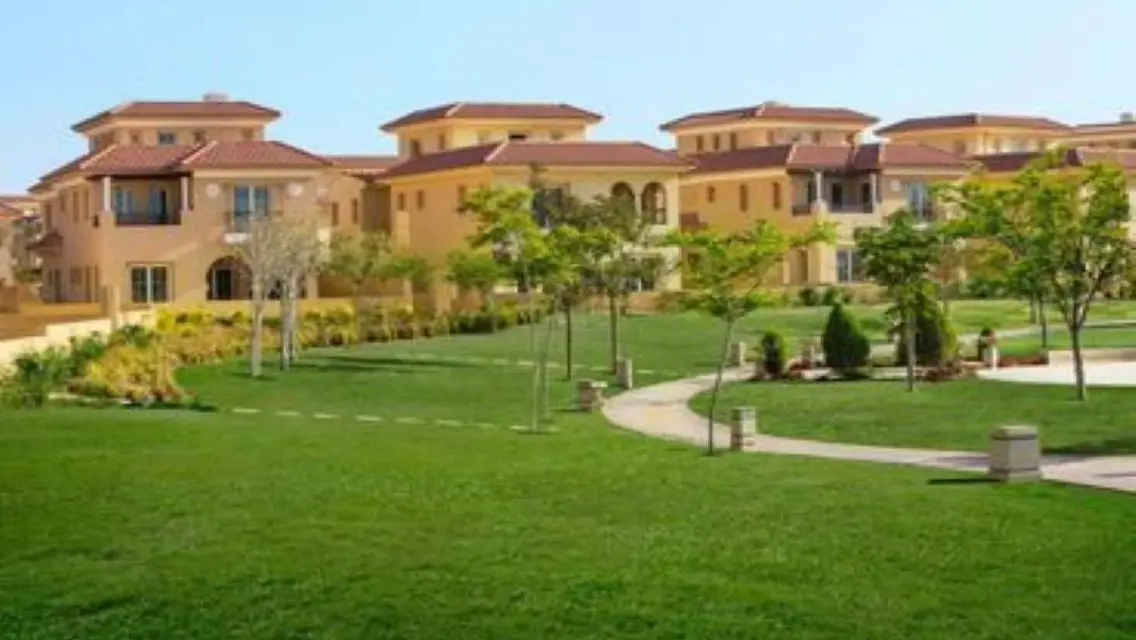 Luxury Apartment with Comprehensive Amenities in City Center