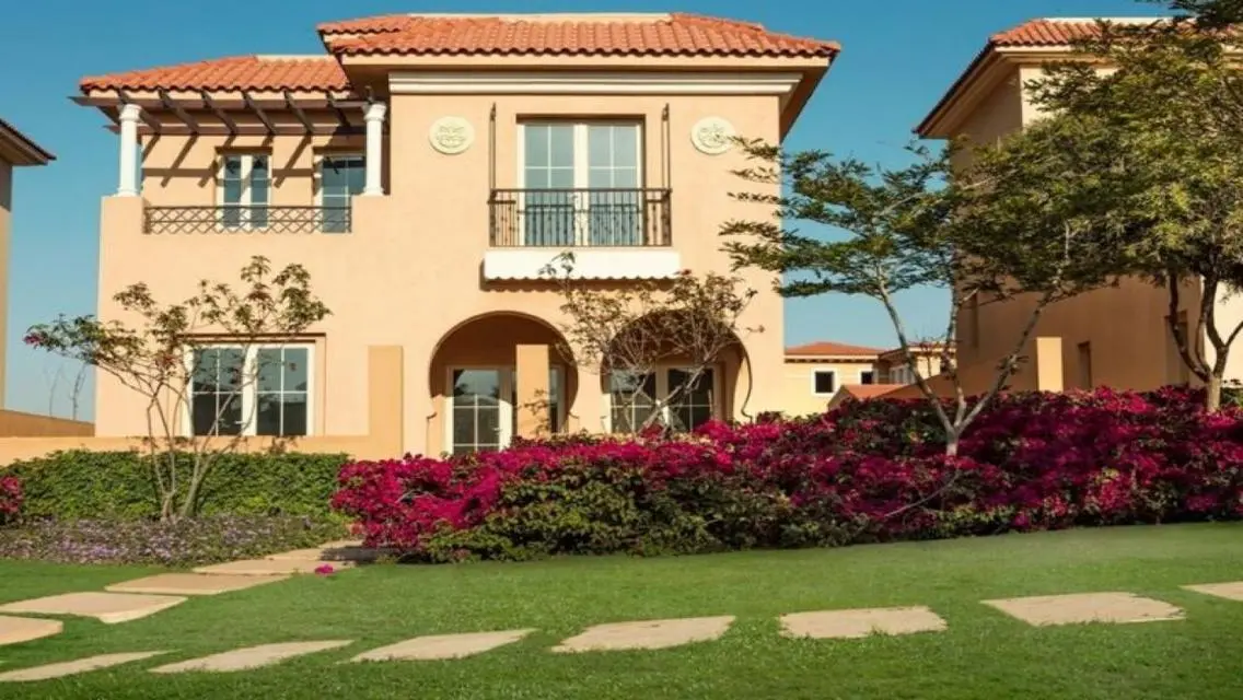 Luxury Apartment with Comprehensive Amenities in City Center