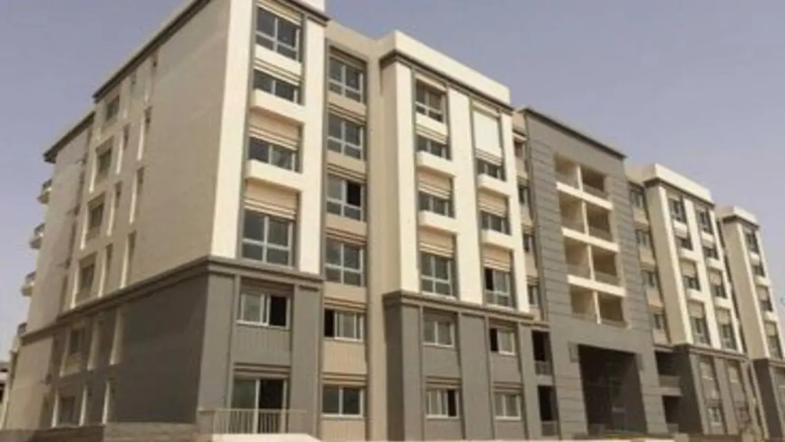 Luxury Apartment with Comprehensive Amenities in City Center