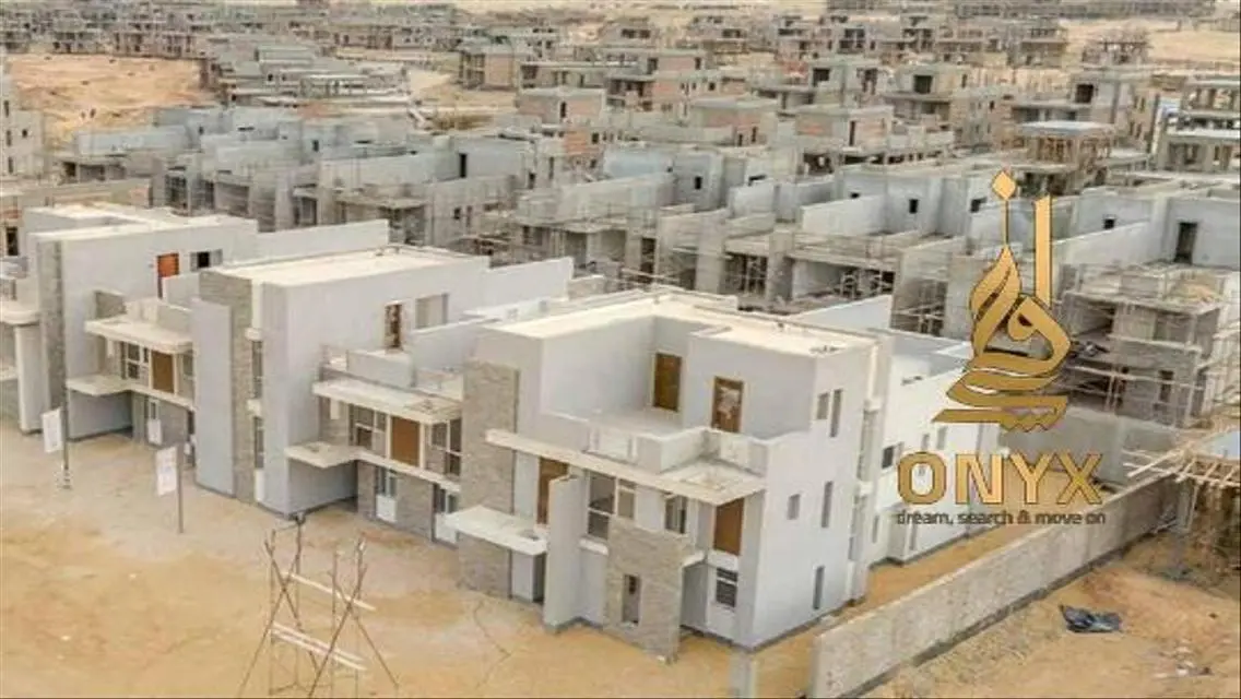 شقة فاخرة للبيع بمساحة واسعة ومرافق رائعة