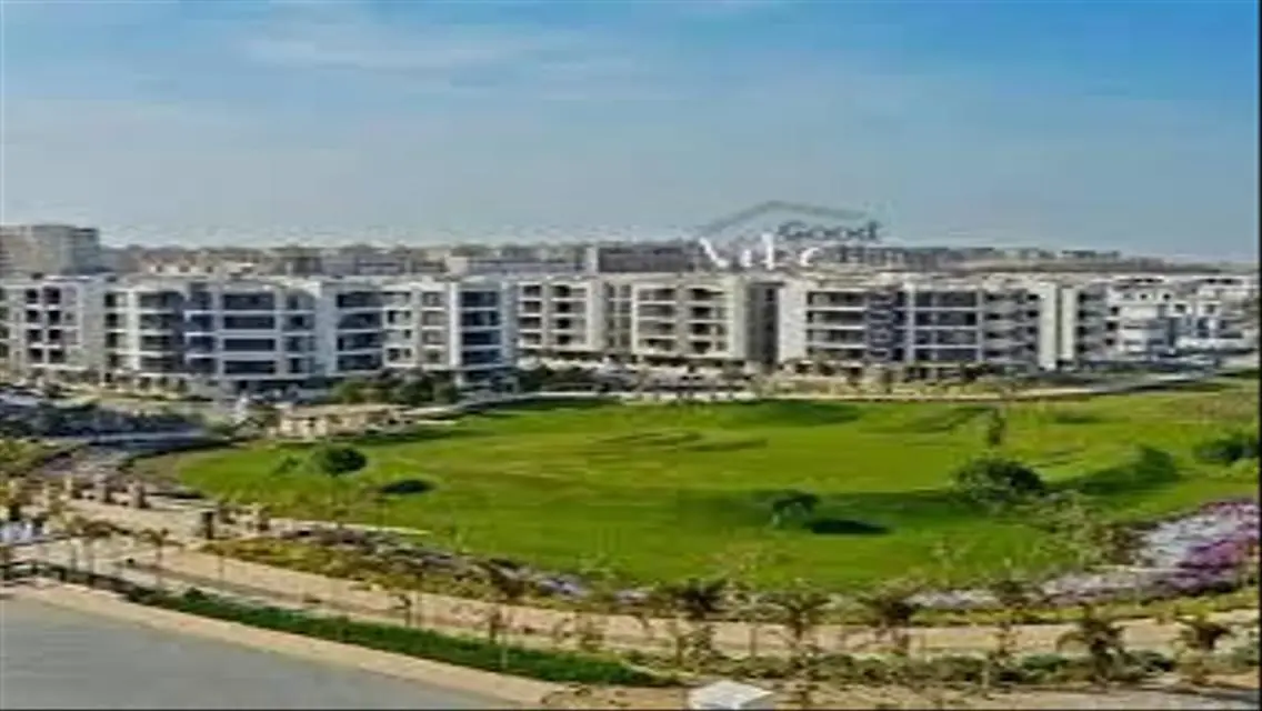 شقة مميزة للبيع بمساحة واسعة في موقع ممتاز