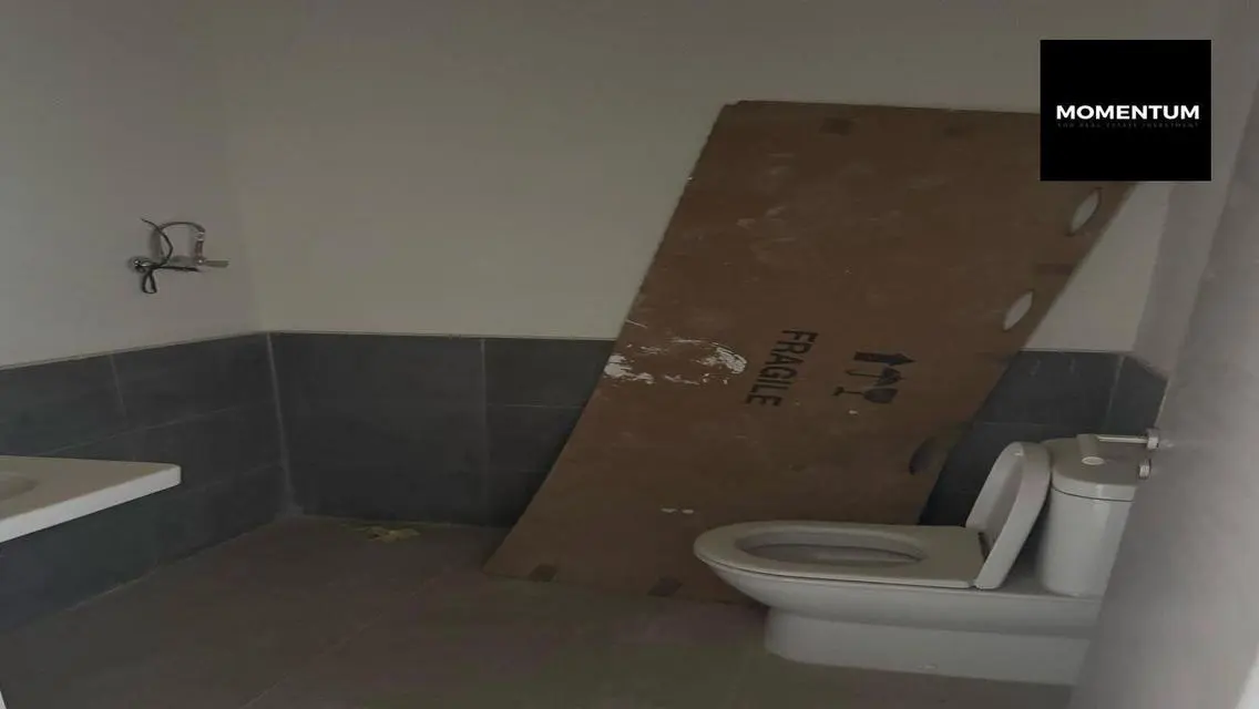 Luxury Apartment for Rent in Thriving Area