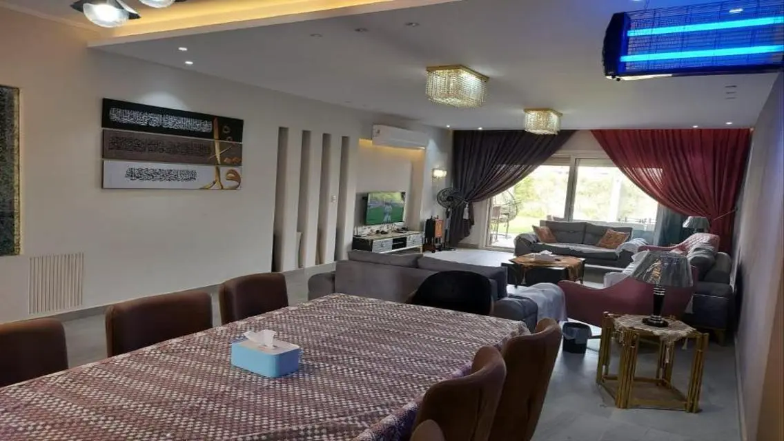 Luxury Apartment in Palm Hills - 218 m²