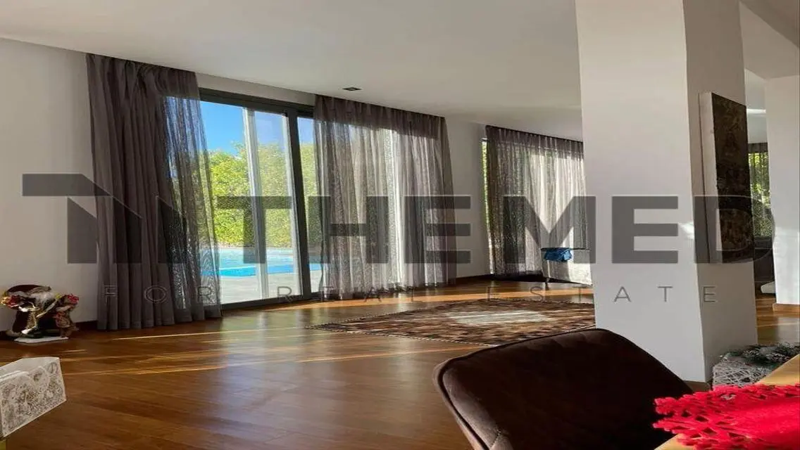 Luxury Villa in Mikel Grave